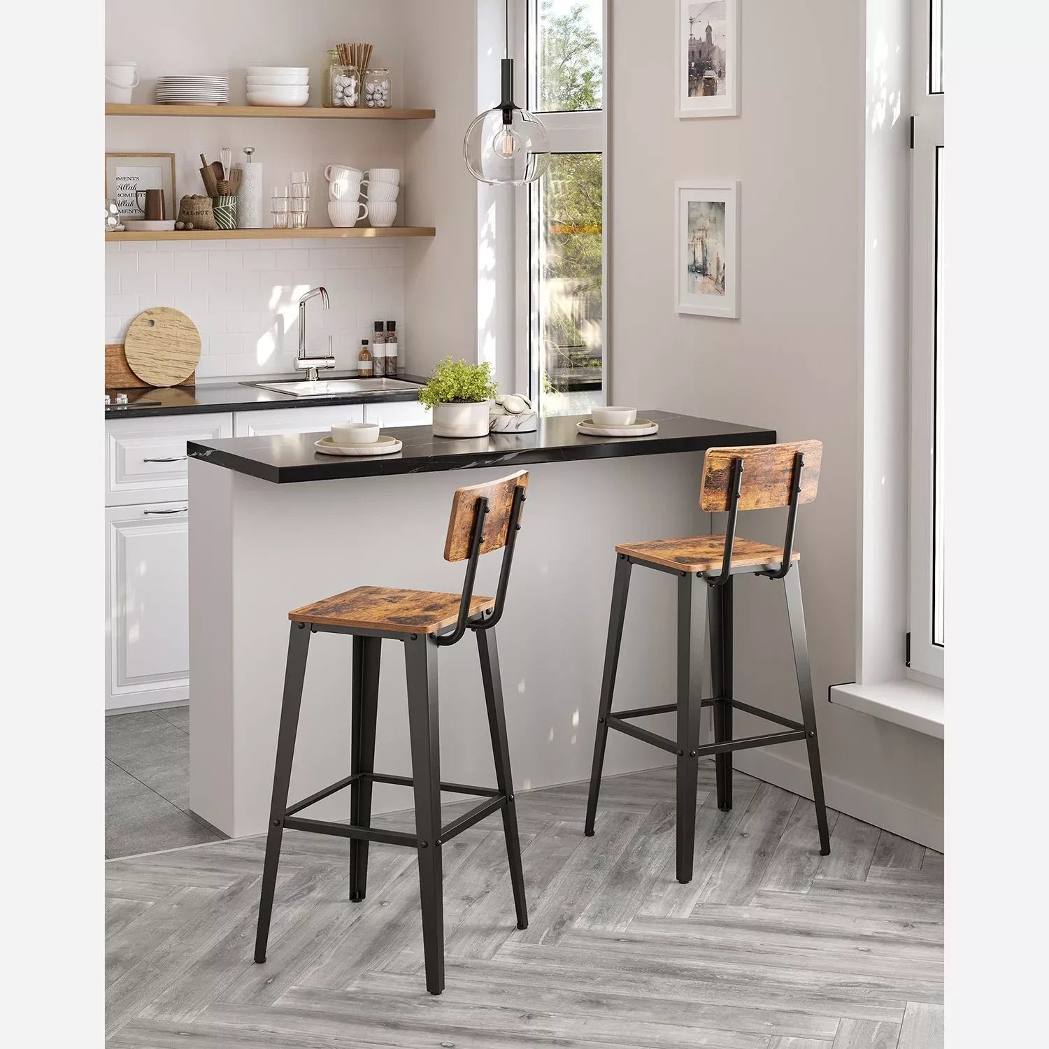 In And OutdoorMatch Barkruk Newton - Met rugleuning - Set van 2 - Ergonomisch - Barstoelen voor keuken of kantine - Vierkant - Zwart - Zithoogte 74cm Barkrukken / hocker