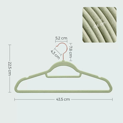 In And OutdoorMatch Fluwelen kleerhanger Suse - 50 stuks - Antislip kleerhanger - Roségouden draaibare haak - Dikte 0,6 cm - Ruimtebesparend - 45 cm lang - voor jas - overhemd - rok - broek - stropdas - groen kledinghanger