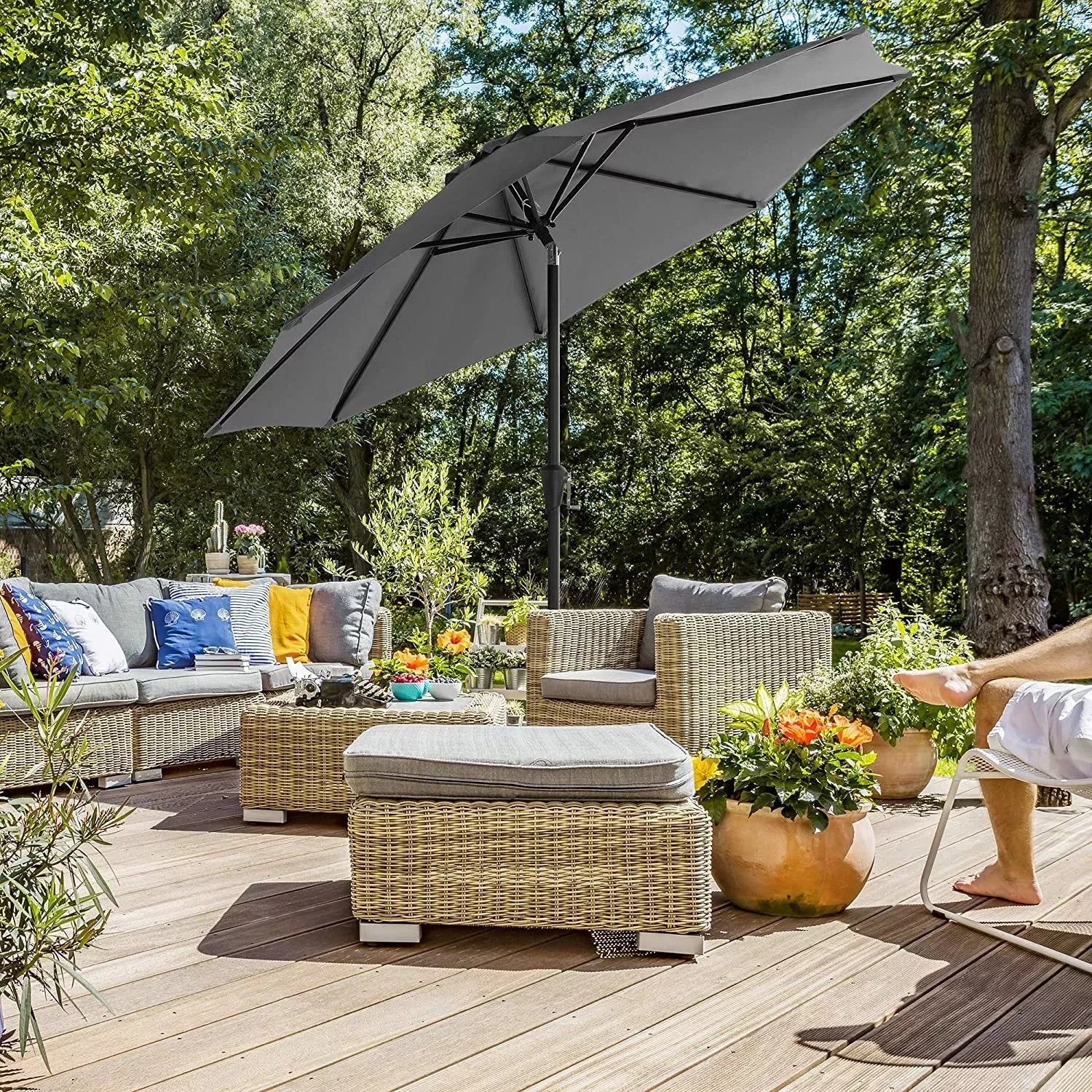 In And OutdoorMatch Parasol Mariah - 270 cm - Tuinparasol - Market Parasol - UV bescherming tot UPF 50+ - Patio Parasol - Zonwering - Knikarm - Met zwengel - Zonder standaard - Zwart Sunshade